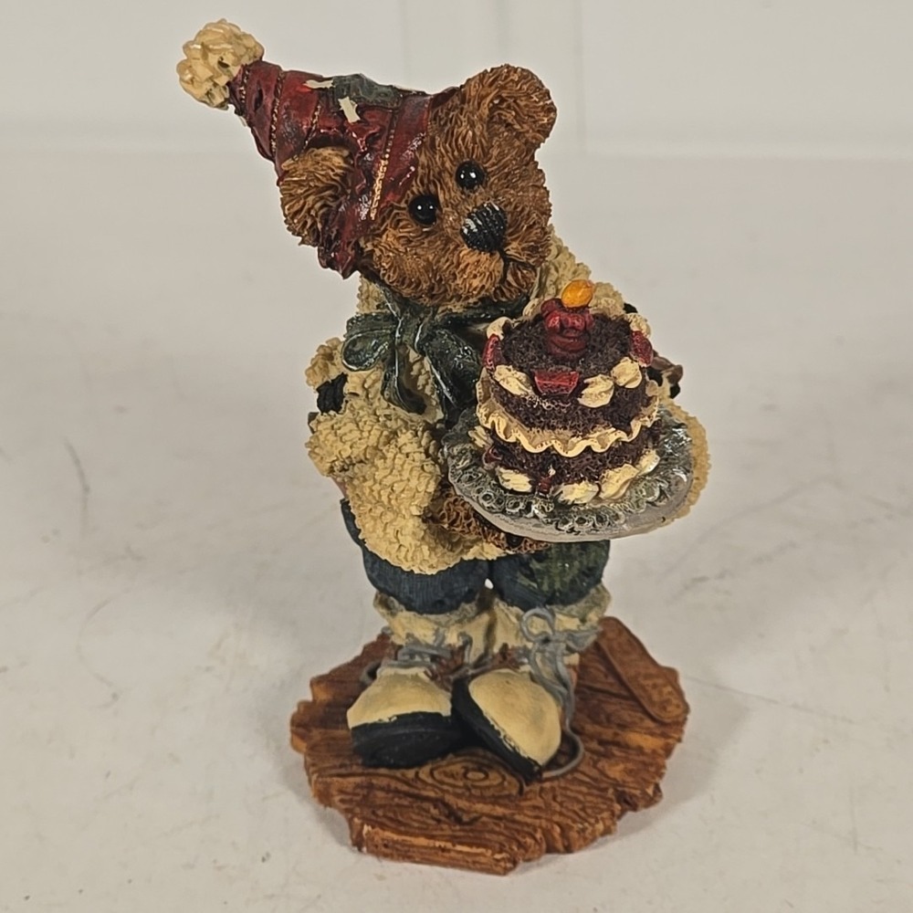 Boyds Bearstone Collection M. Harrison's Birthday Figurine #2275 Edition
